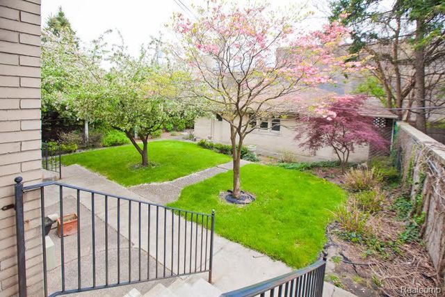 7880 Van Dyke Place, Detroit, MI 48214