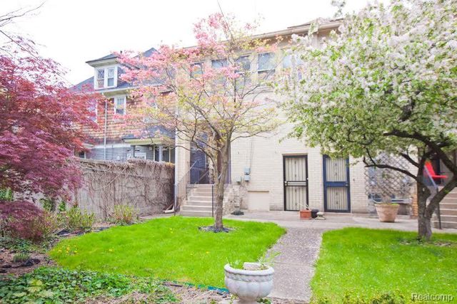 7880 Van Dyke Place, Detroit, MI 48214