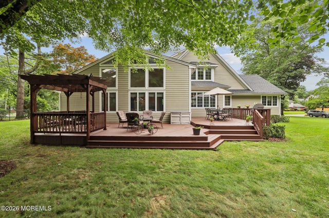 10 Arcadia Road, Woodcliff Lake, NJ 07677