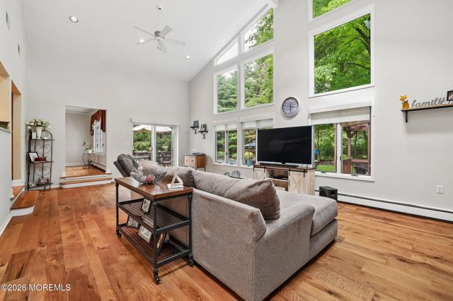10 Arcadia Road, Woodcliff Lake, NJ 07677