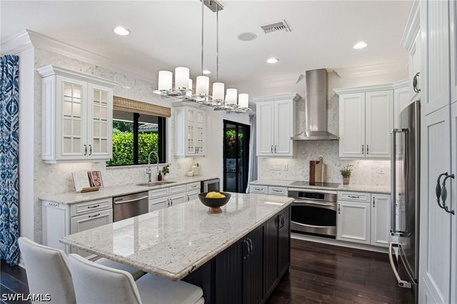 3908 Gibralter DR, Naples, FL 34119