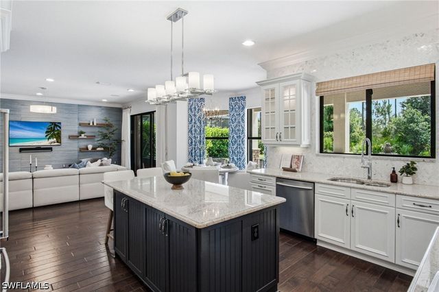 3908 Gibralter DR, Naples, FL 34119