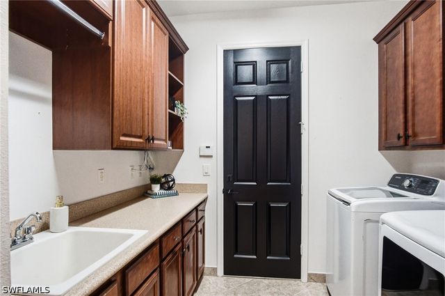 3908 Gibralter DR, Naples, FL 34119