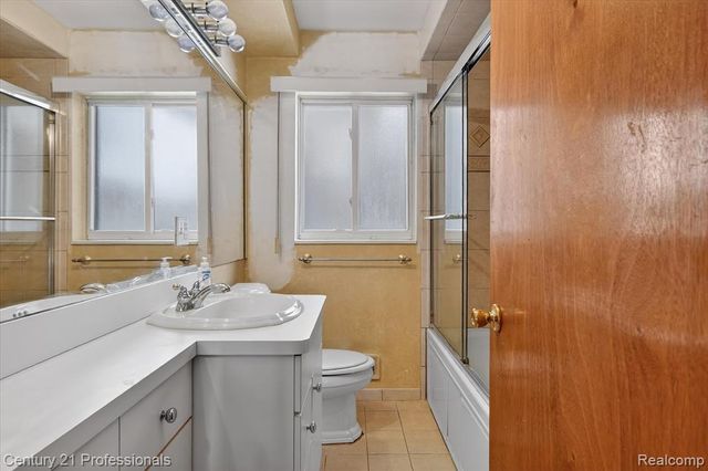 16786 Sprenger Avenue, Eastpointe, MI 48021