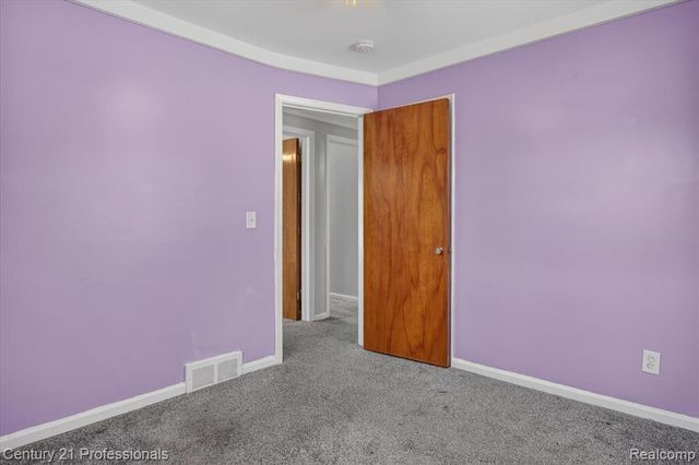 16786 Sprenger Avenue, Eastpointe, MI 48021