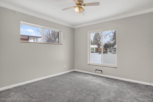 16786 Sprenger Avenue, Eastpointe, MI 48021