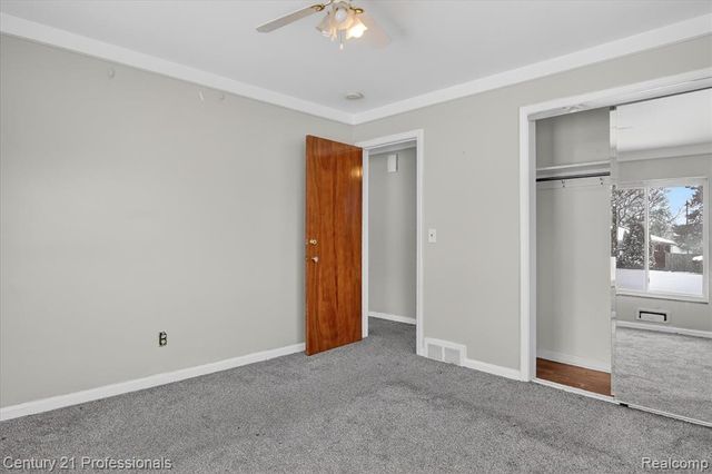 16786 Sprenger Avenue, Eastpointe, MI 48021