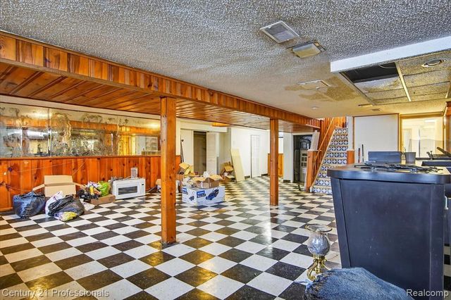 16786 Sprenger Avenue, Eastpointe, MI 48021