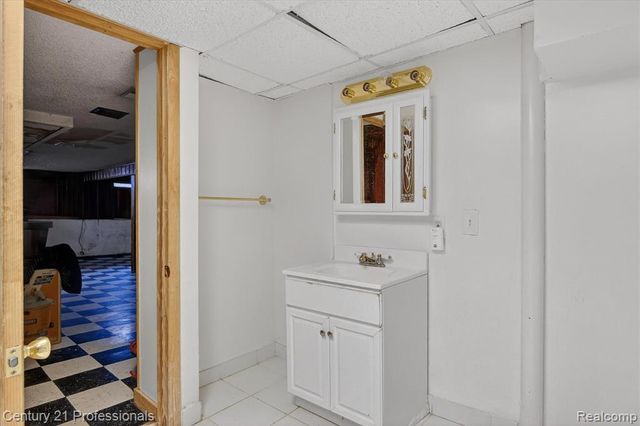 16786 Sprenger Avenue, Eastpointe, MI 48021