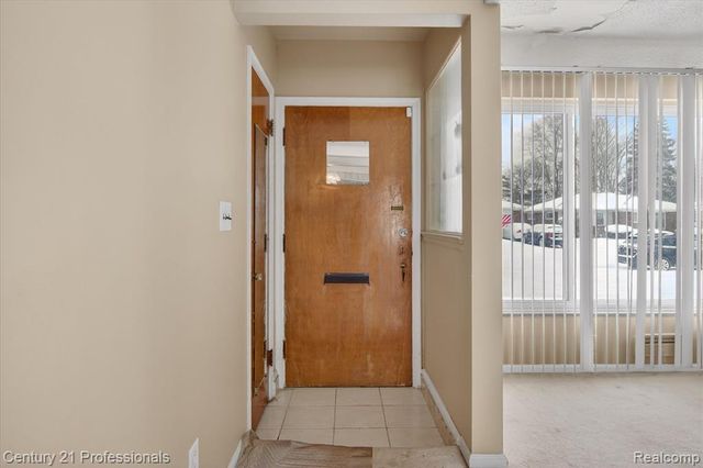 16786 Sprenger Avenue, Eastpointe, MI 48021