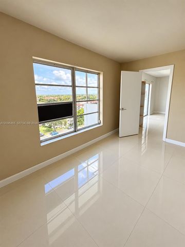 4174 Inverrary Drive 1011, Lauderhill, FL 33319