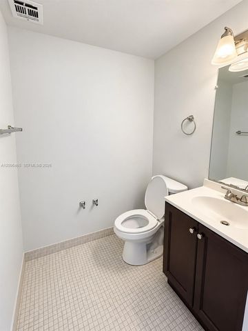 4174 Inverrary Drive 1011, Lauderhill, FL 33319