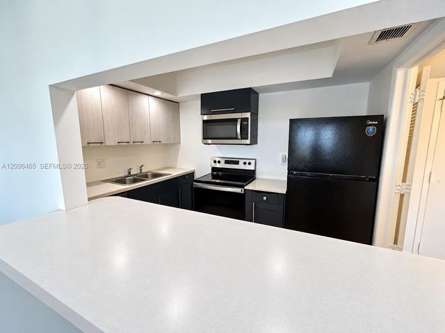 4174 Inverrary Drive 1011, Lauderhill, FL 33319