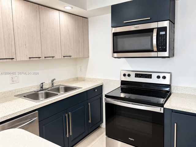 4174 Inverrary Drive 1011, Lauderhill, FL 33319