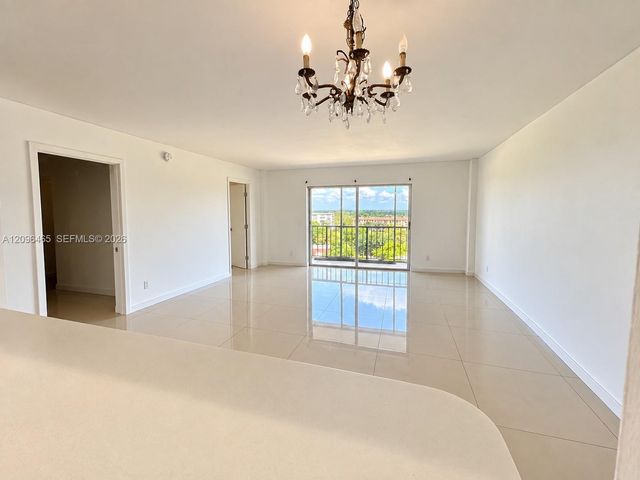 4174 Inverrary Drive 1011, Lauderhill, FL 33319