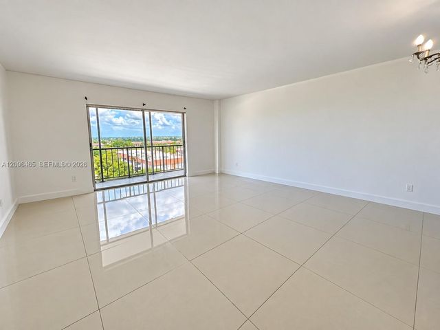 4174 Inverrary Drive 1011, Lauderhill, FL 33319