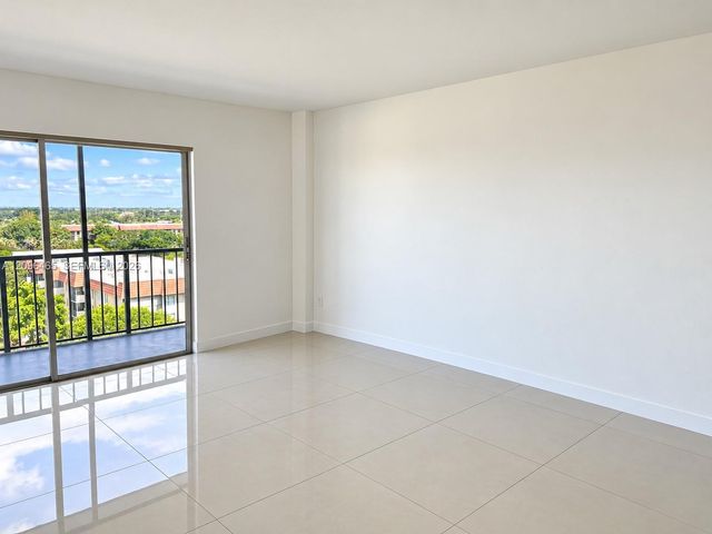4174 Inverrary Drive 1011, Lauderhill, FL 33319
