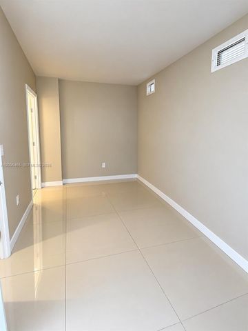 4174 Inverrary Drive 1011, Lauderhill, FL 33319