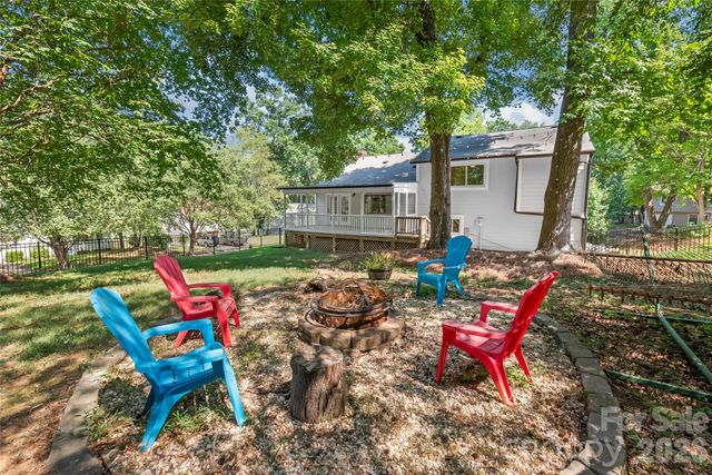 10129 Eagle Court, Charlotte, NC 28277
