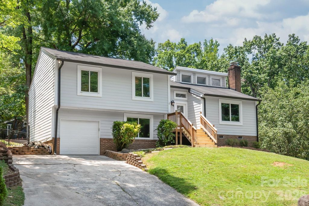 10129 Eagle Court, Charlotte, NC 28277