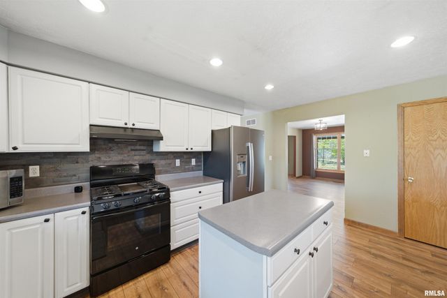 658 COON CREEK Road, Metamora, IL 61548