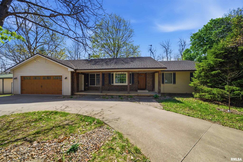 658 COON CREEK Road, Metamora, IL 61548