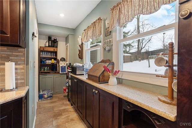 15 Wexford Road, Dewitt, NY 13214