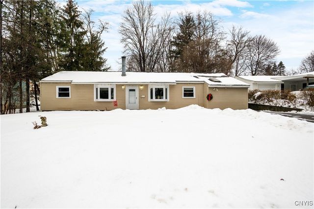 15 Wexford Road, Dewitt, NY 13214