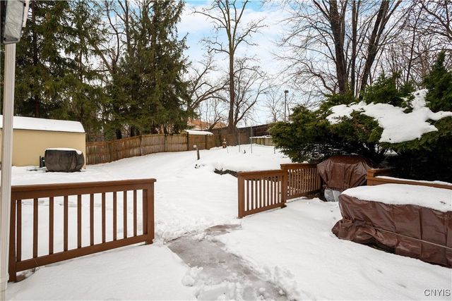 15 Wexford Road, Dewitt, NY 13214