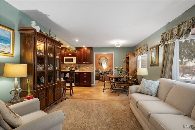 15 Wexford Road, Dewitt, NY 13214