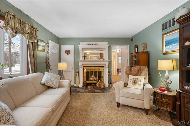 15 Wexford Road, Dewitt, NY 13214