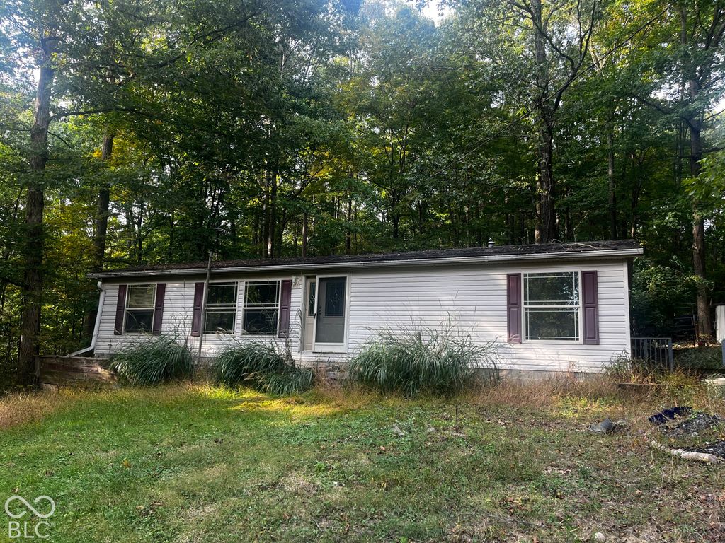 9089 Gold Point Road, Trafalgar, IN 46181