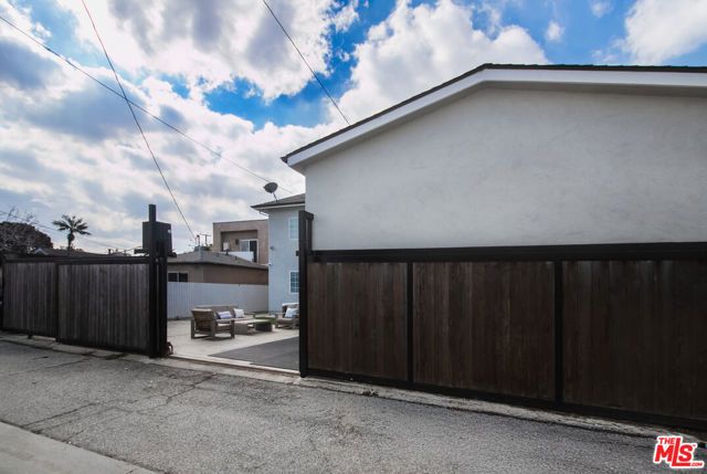 4336 Alla Road, Los Angeles, CA 90066