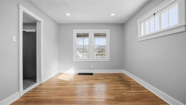 523 7th Ave, Coraopolis, PA 15108