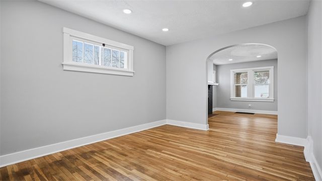 523 7th Ave, Coraopolis, PA 15108