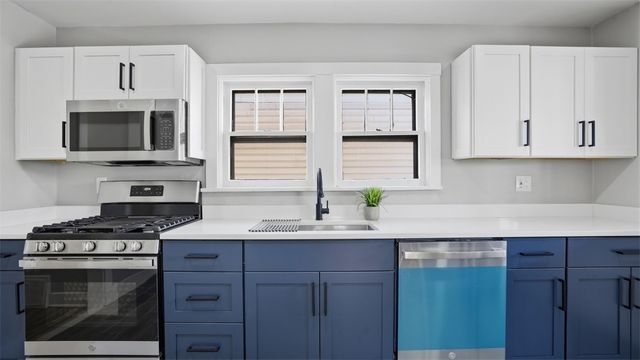 523 7th Ave, Coraopolis, PA 15108