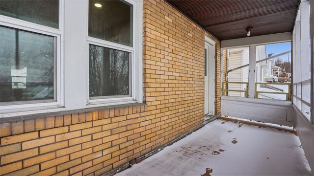 523 7th Ave, Coraopolis, PA 15108