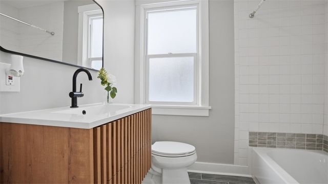 523 7th Ave, Coraopolis, PA 15108