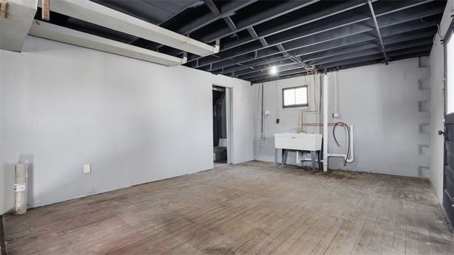 523 7th Ave, Coraopolis, PA 15108