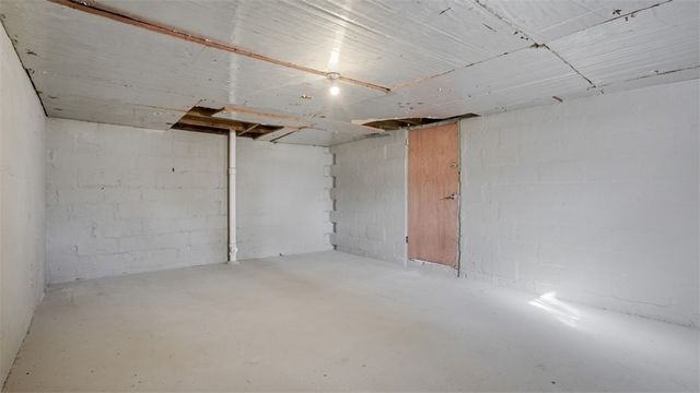 523 7th Ave, Coraopolis, PA 15108