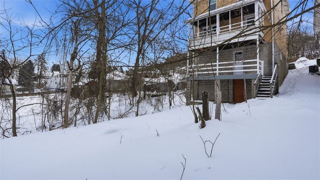 523 7th Ave, Coraopolis, PA 15108