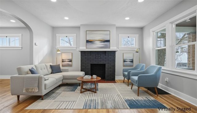 523 7th Ave, Coraopolis, PA 15108