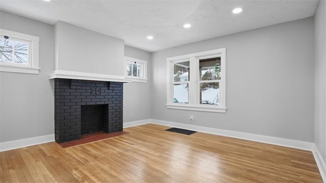 523 7th Ave, Coraopolis, PA 15108