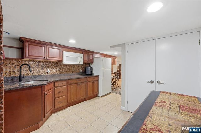 385 Berkeley Avenue, Bloomfield, NJ 07003
