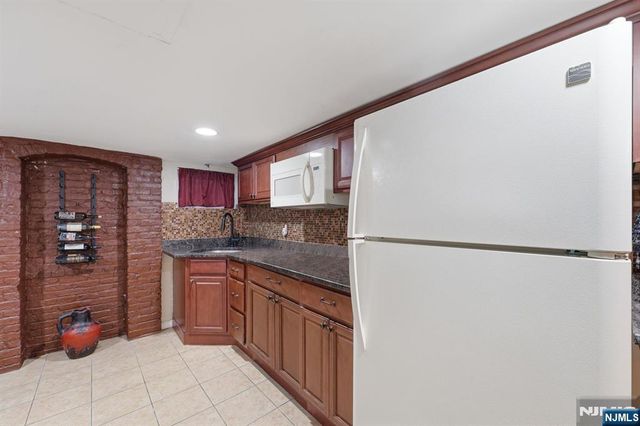385 Berkeley Avenue, Bloomfield, NJ 07003
