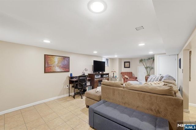 385 Berkeley Avenue, Bloomfield, NJ 07003