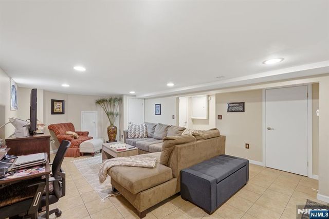 385 Berkeley Avenue, Bloomfield, NJ 07003