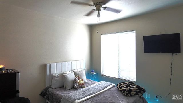 5910 Verdant Hills Court, Bakersfield, CA 93313