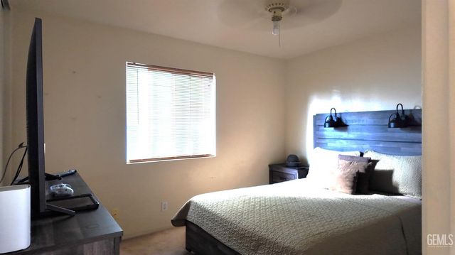 5910 Verdant Hills Court, Bakersfield, CA 93313