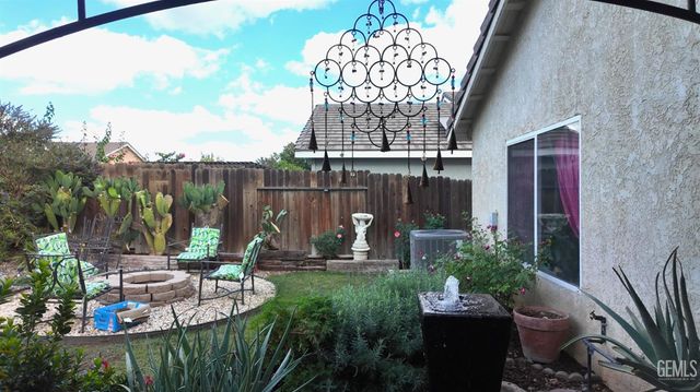 5910 Verdant Hills Court, Bakersfield, CA 93313